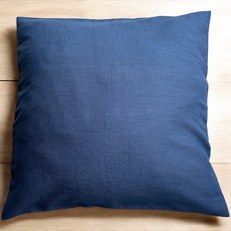 Coussin en lin lavé bleu indigo personnalisable